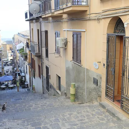 La Scala Di Atena